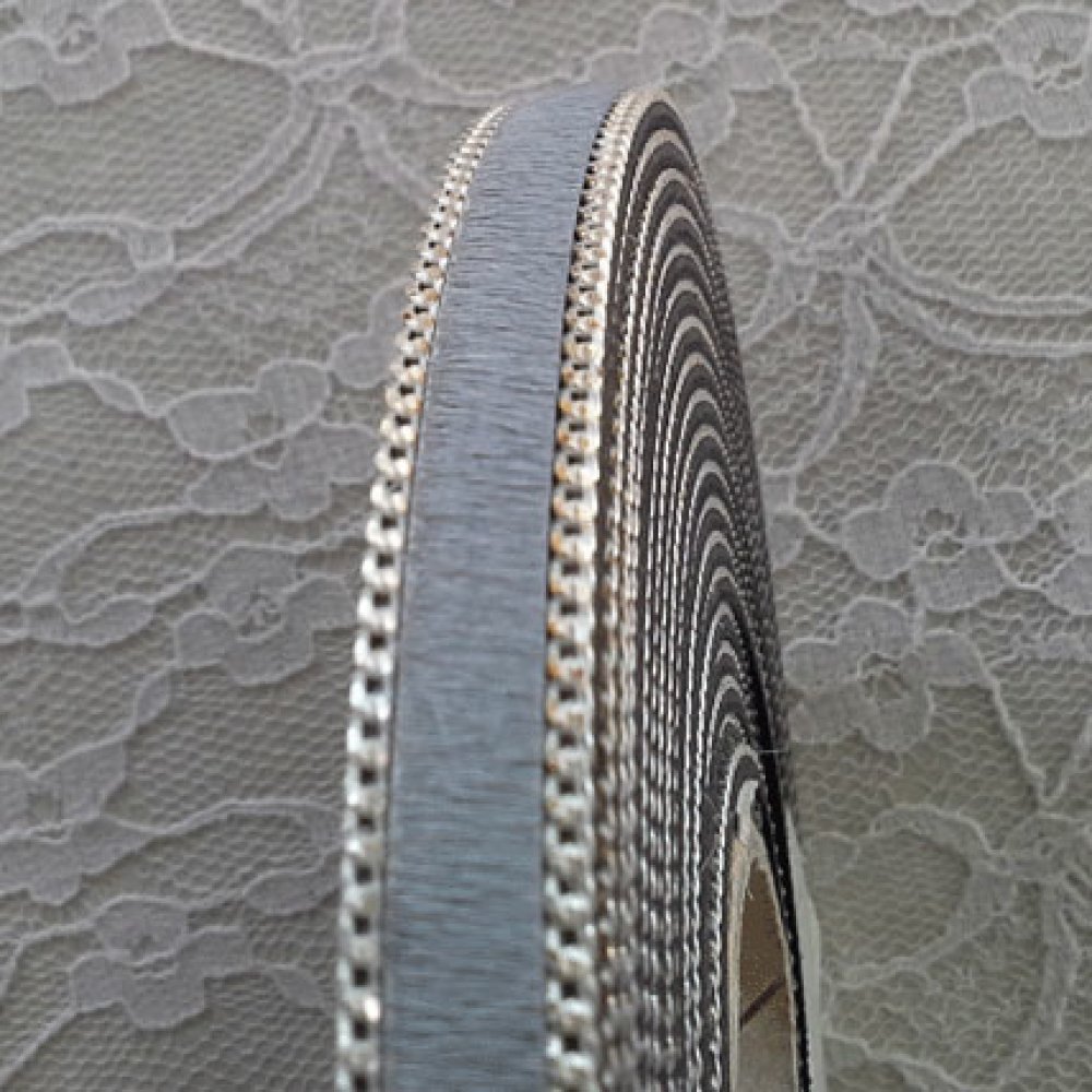 Cuir Plat Veau Gris 10 mm par 20 cm peau et cha&icirc;ne