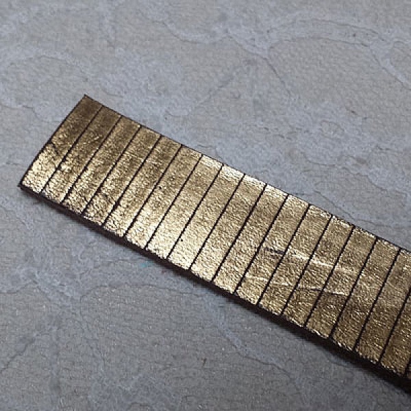 Cuir Rectangle Dor&eacute; de 20 mm par 20 cm