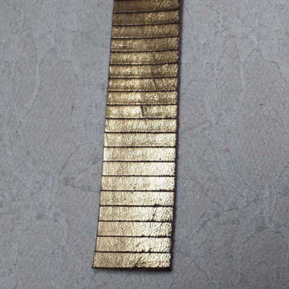 Cuir Rectangle Dor&eacute; de 20 mm par 20 cm