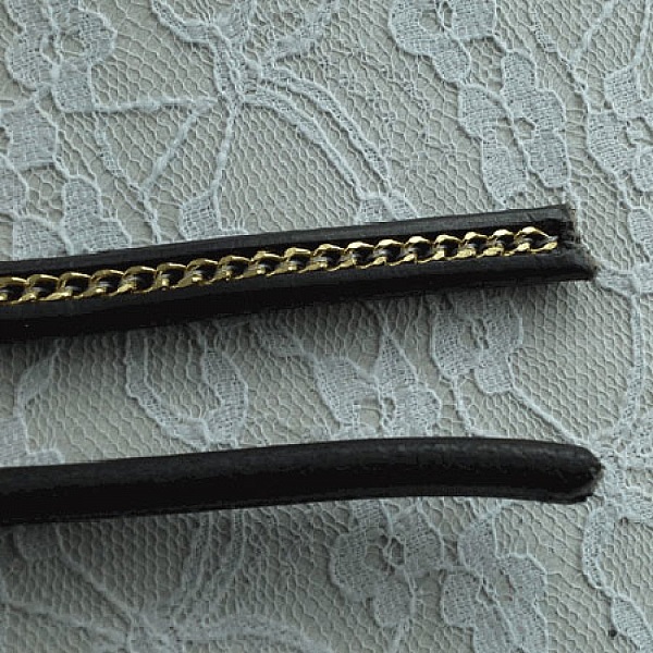 Cuir R&eacute;galiz Noir de 10 mm avec cha&icirc;ne Dor&eacute; par 20 cm