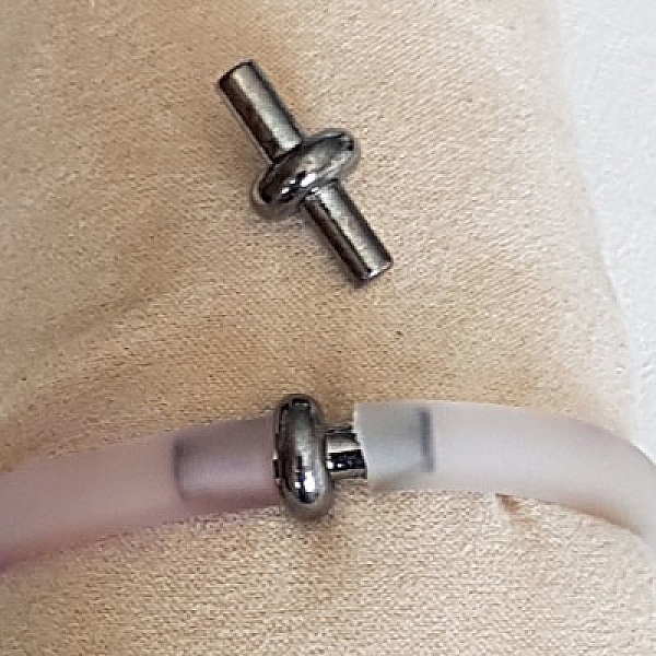 Fermoir Gun M&eacute;tal pour cordon Pvc Creux 6,5 mm