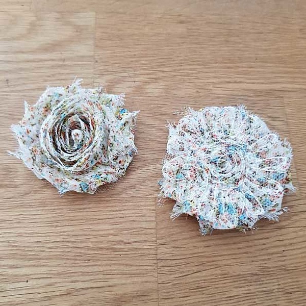 Fleur Tissus effiloch&eacute;e Fantaisie N&deg;89