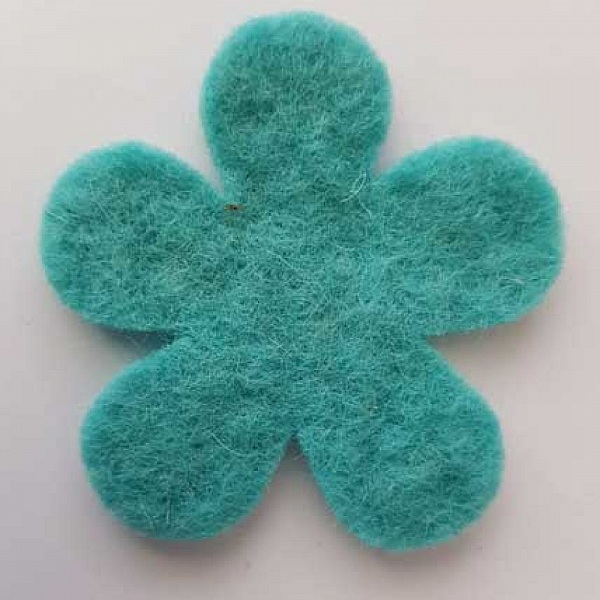 Jolie petite fleur en Laine Bouillie 75 mm N&deg;02