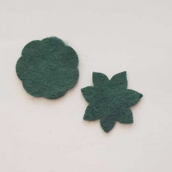 Jolie petite fleur en Feutrine 36 mm N&deg;16-04 x 2 pi&egrave;ces