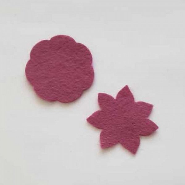 Jolie petite fleur en Feutrine 36 mm N&deg;20-04 x 2 pi&egrave;ces