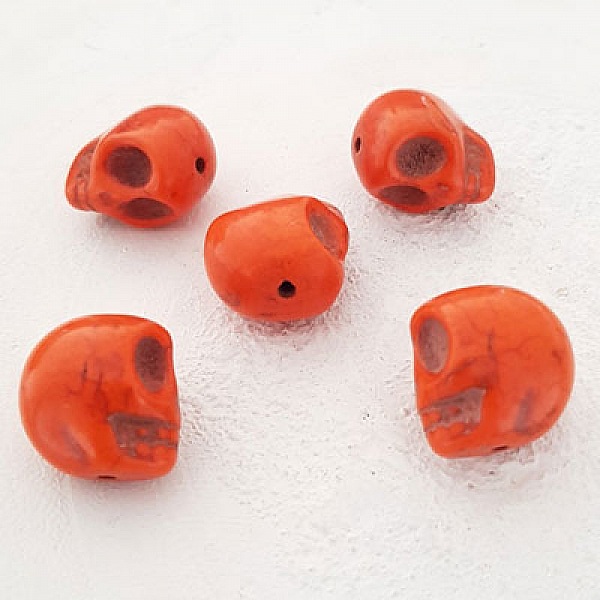 Lot 05 T&ecirc;tes de mort en Howlite teint&eacute;s 18 mm