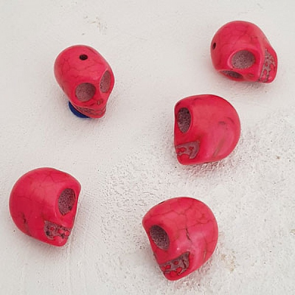 Lot 12 T&ecirc;tes de mort en Howlite teint&eacute;s 18 mm