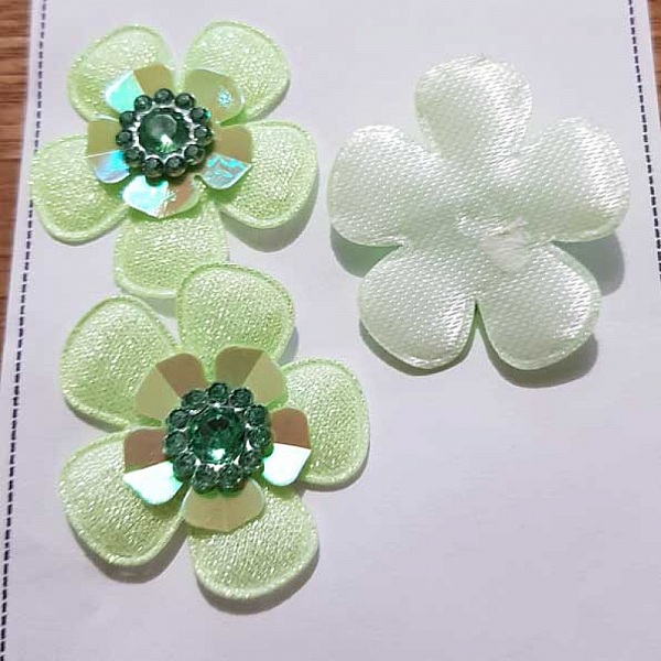 Lot 3 fleurs 5 p&eacute;tales Tissus Vert