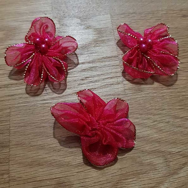 Lot 3 fleurs color&eacute;es Tissus Organza Fushia