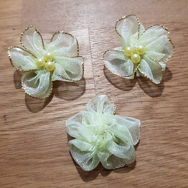 Lot 3 fleurs color&eacute;es Tissus Organza Vert D'Eau