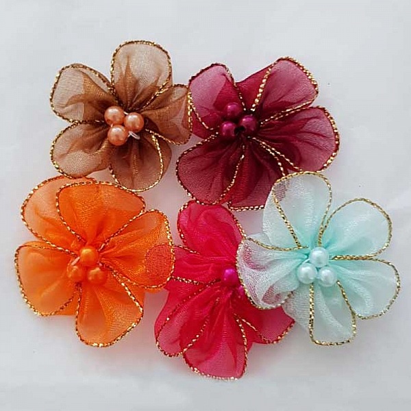 Lot 5 fleurs color&eacute;es Tissus Organza N&deg;01