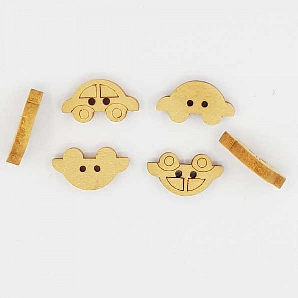 Lot de boutons en bois en forme de petites voitures.