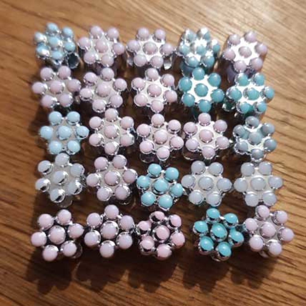 Lot de 25 Perles fleurs N&deg;01