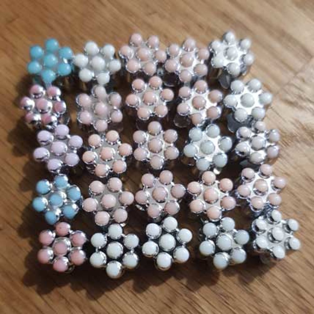 Lot de 25 Perles fleurs N&deg;03