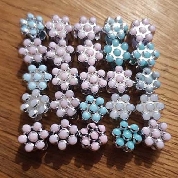 Lot de 25 Perles fleurs N&deg;01