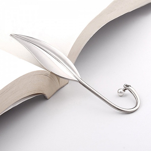 Marque page N&deg;19 Forme Feuille Blanc et Perles