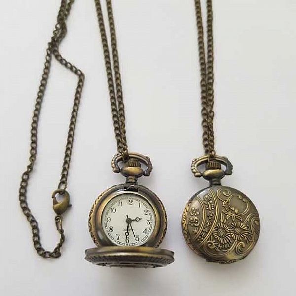 Montre Gousset Etoile Bronze Antique avec Cha&icirc;ne