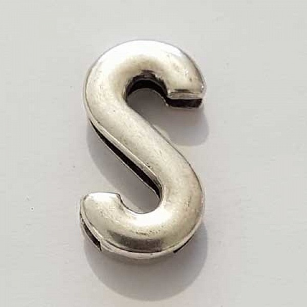Passant 25 mm en zamak forme lettre S argent