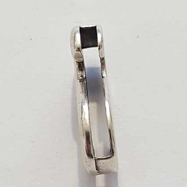 Passant 25 mm en Zamak forme lettre S argent.