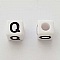 Perle Carr&eacute; Lettre Q Blanc Noir 8mm