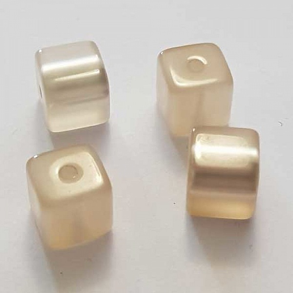 Perle Cube Polaris Brillant 10 mm Blanc Cr&egrave;me