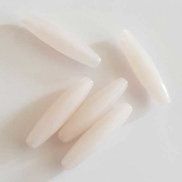 Perle Longue Ovale Marbr&eacute; Rose P&acirc;le 32 mm