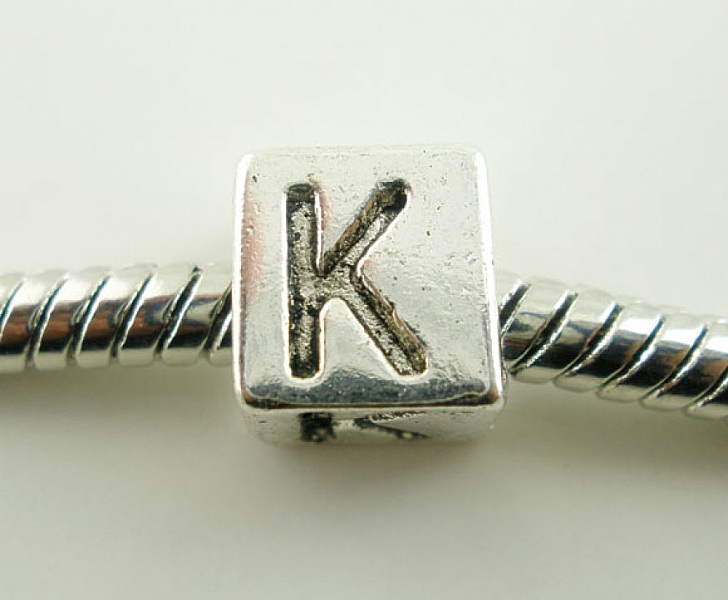 Perle carr&eacute; charms alphabet N&deg;01 lettre K m&eacute;tal argent&eacute; 7x7 mm