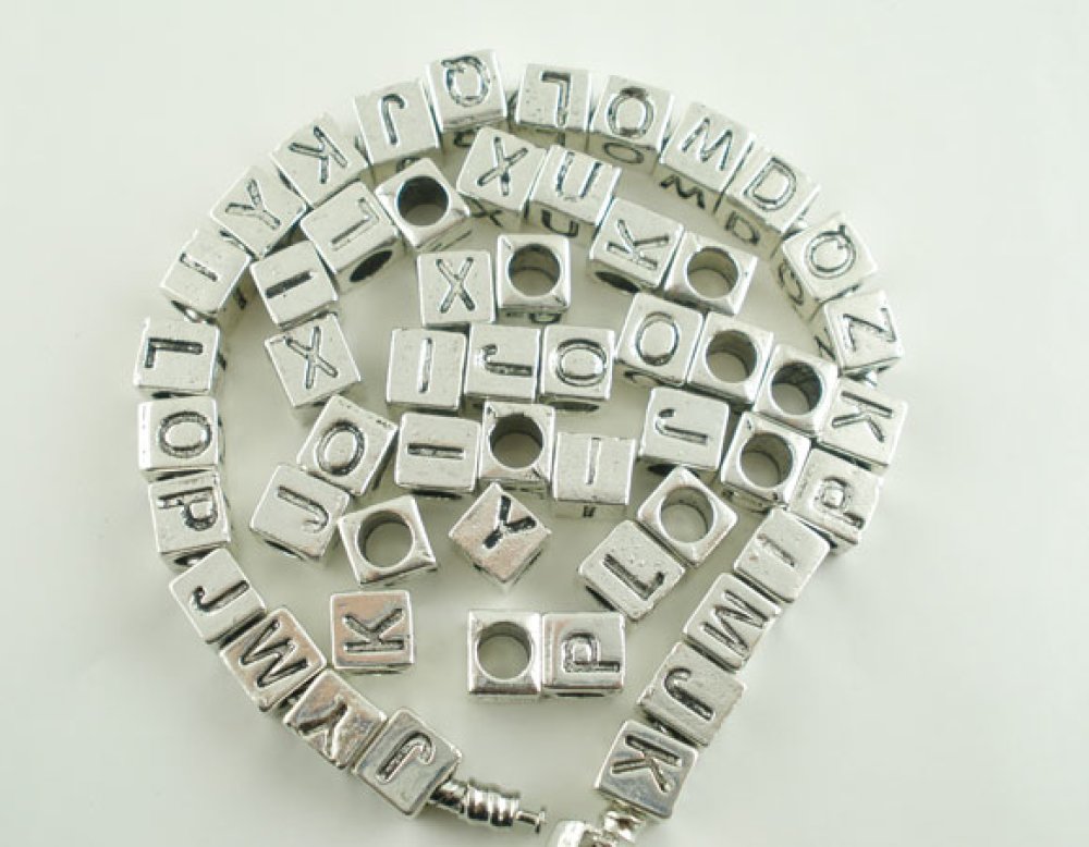 Perle carr&eacute; charms alphabet N&deg;01 lettre M m&eacute;tal argent&eacute; 7x7 mm