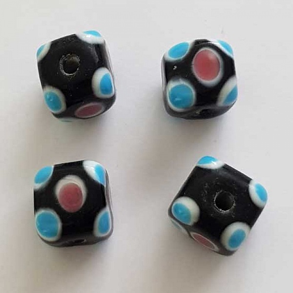 Perle fantaisie carr&eacute; c&eacute;ramique noir 11 mm N&deg;01