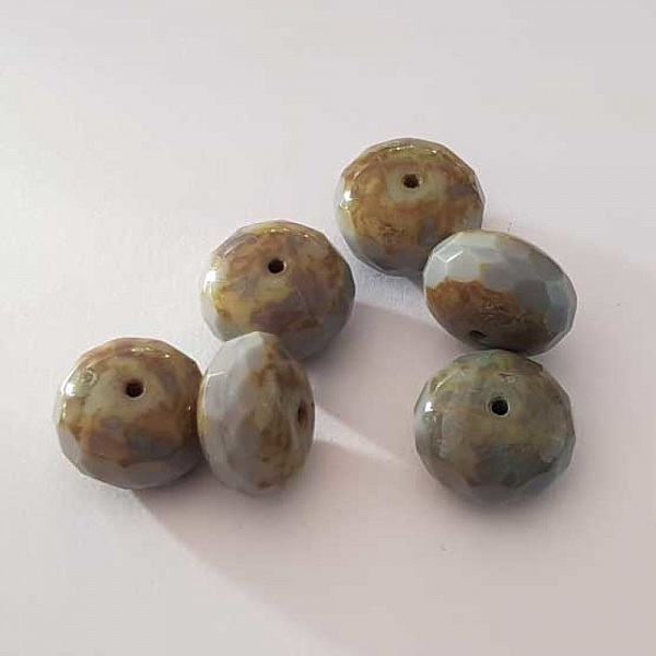 Perle fantaisie facett&eacute; c&eacute;ramique mauve 16 mm