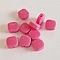 Perle plate plastique carr&eacute; rose fonc&eacute; 10 mm N&deg;01