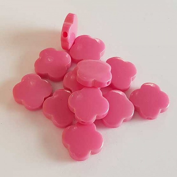 Perle plate plastique carr&eacute; rose fonc&eacute; 13 mm N&deg;01