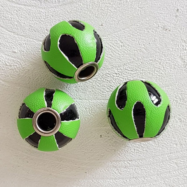 Perle ronde en cuir N&deg;06 Vert