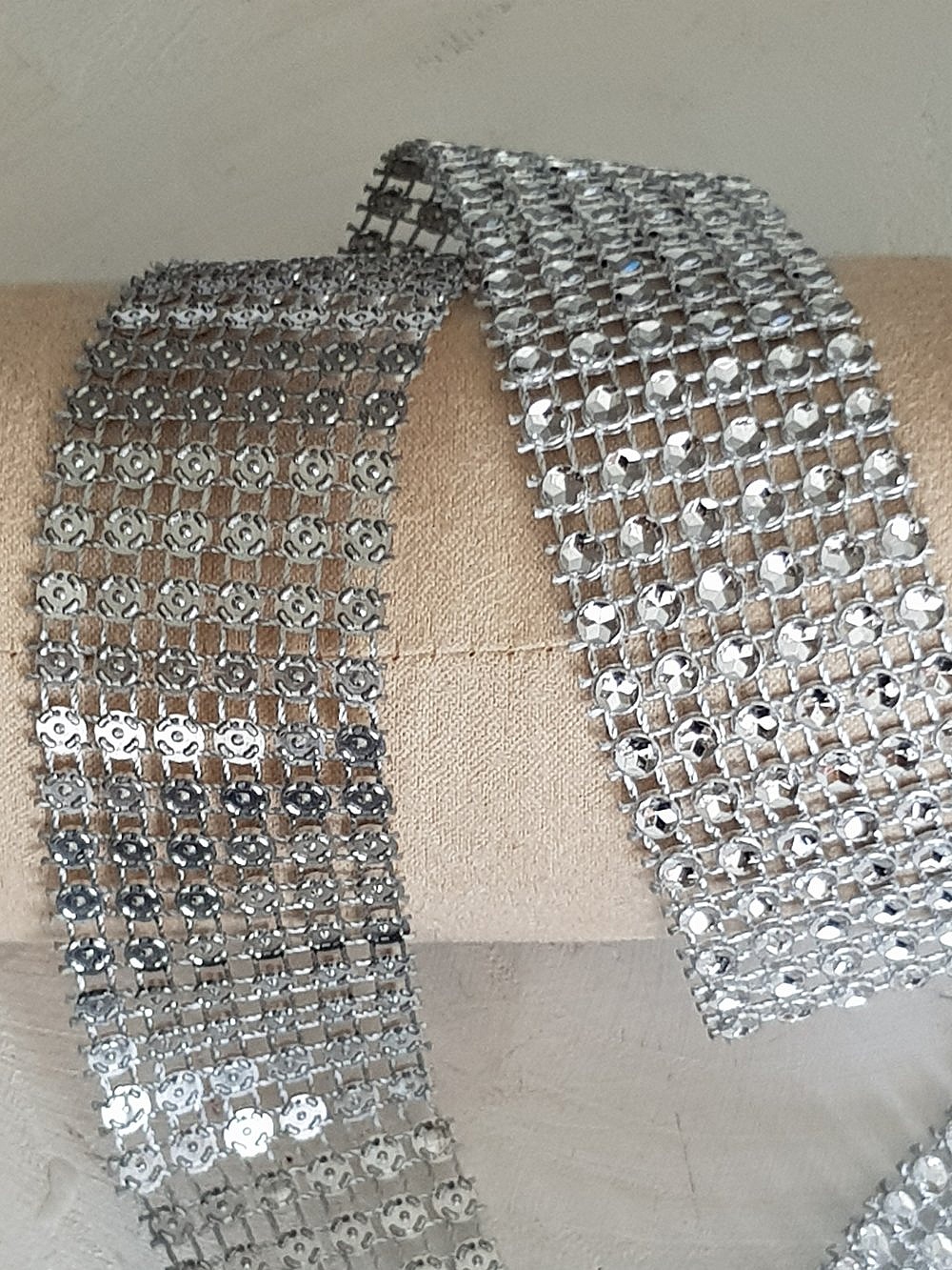 Ruban Strass Argent par 0.50 cm.
