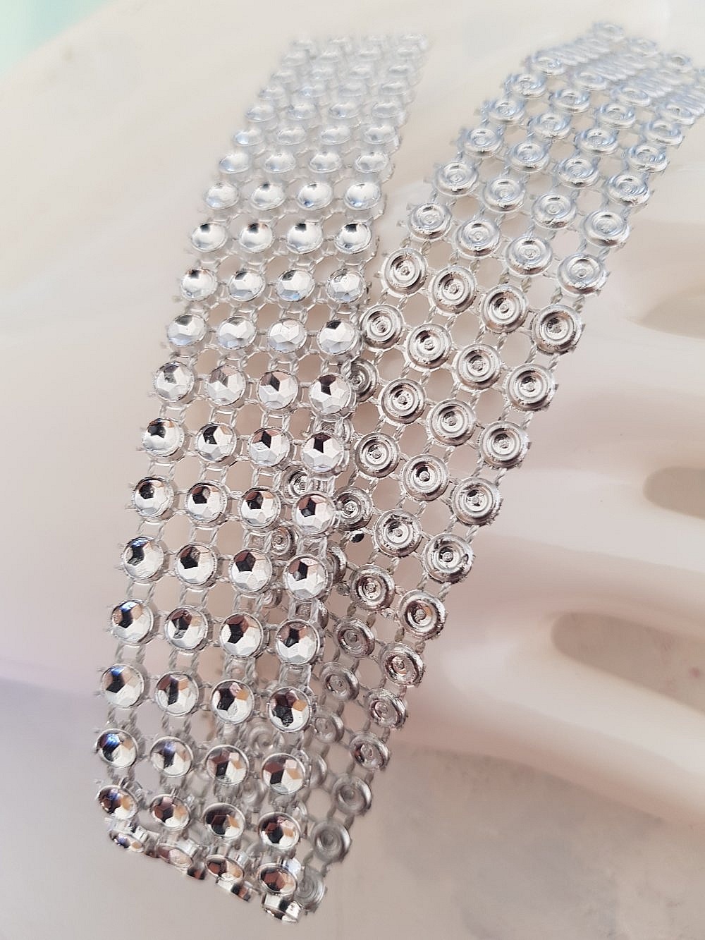Ruban Strass Argent par 0.22 cm Par 2 pi&egrave;ces.