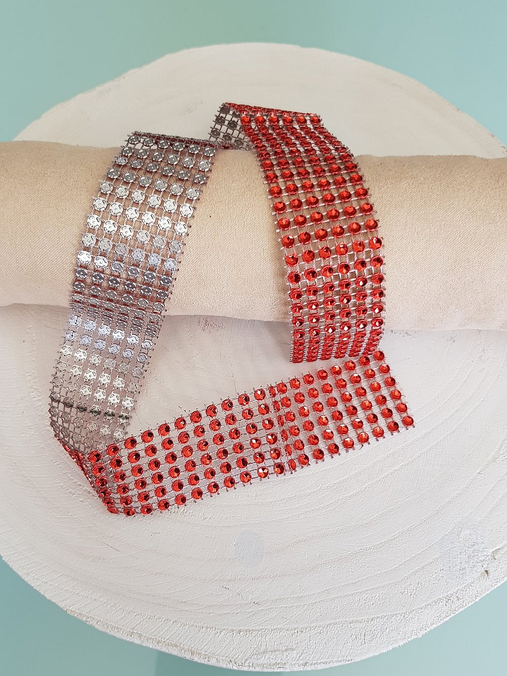Ruban Strass N&deg;03 Rouge par 0.50 cm.