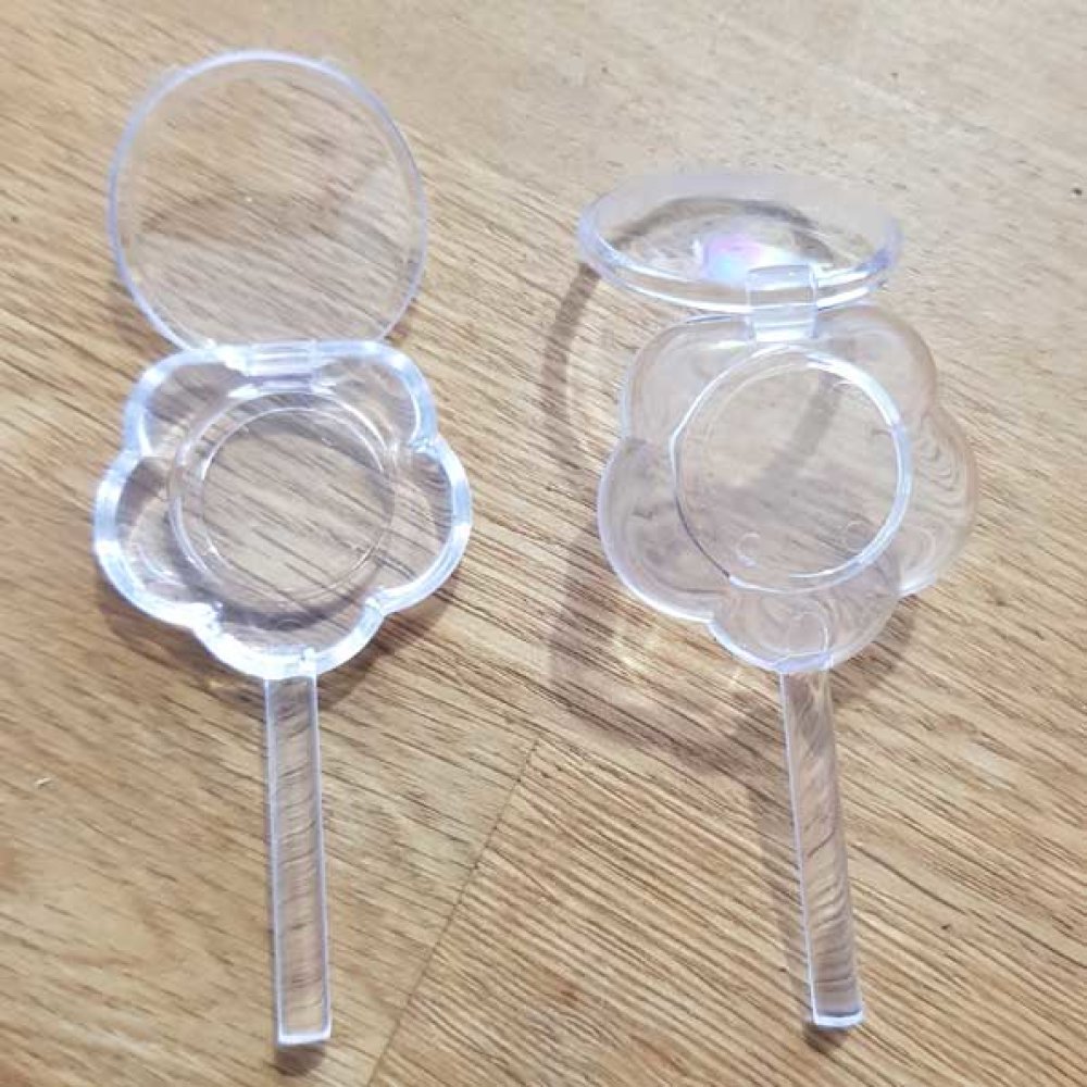 Sucette plastique &agrave; garnir