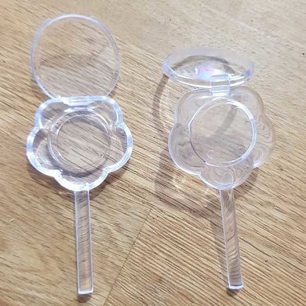 Sucette plastique &agrave; garnir