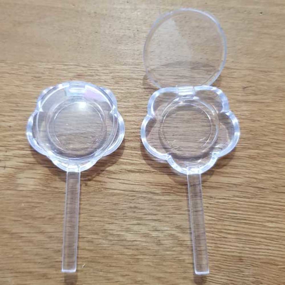 Sucette plastique &agrave; garnir