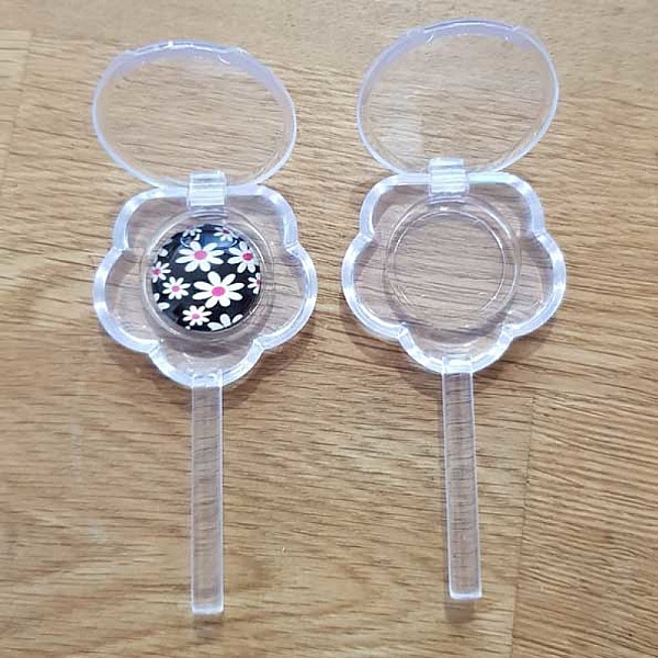 Sucette plastique &agrave; garnir