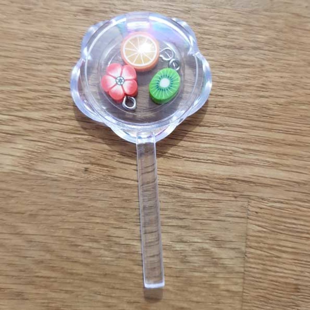 Sucette plastique &agrave; garnir