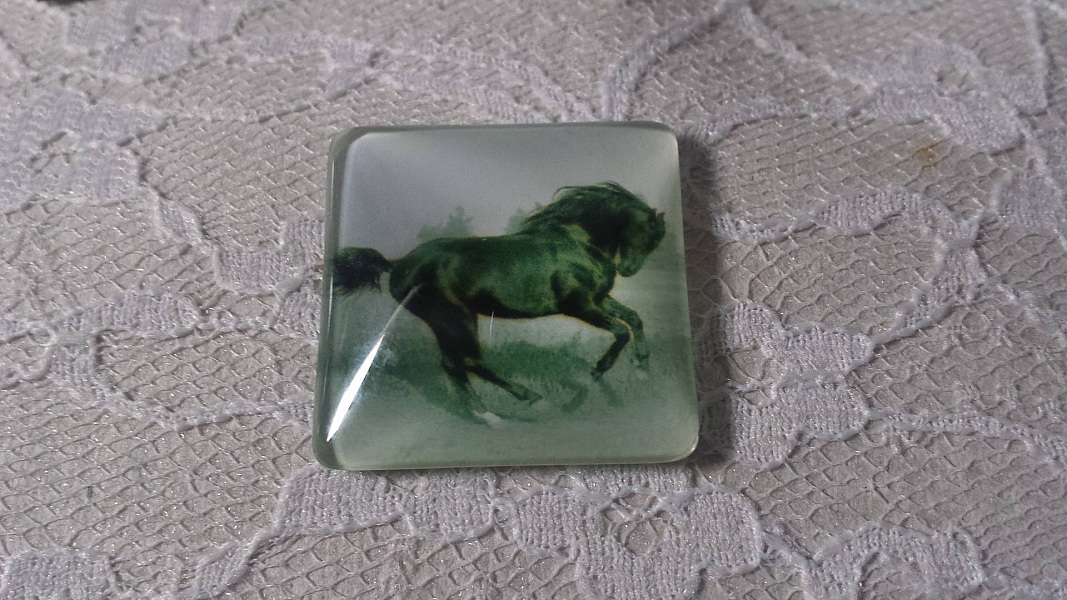 cabochon carr&eacute; en verre 30mm 025 