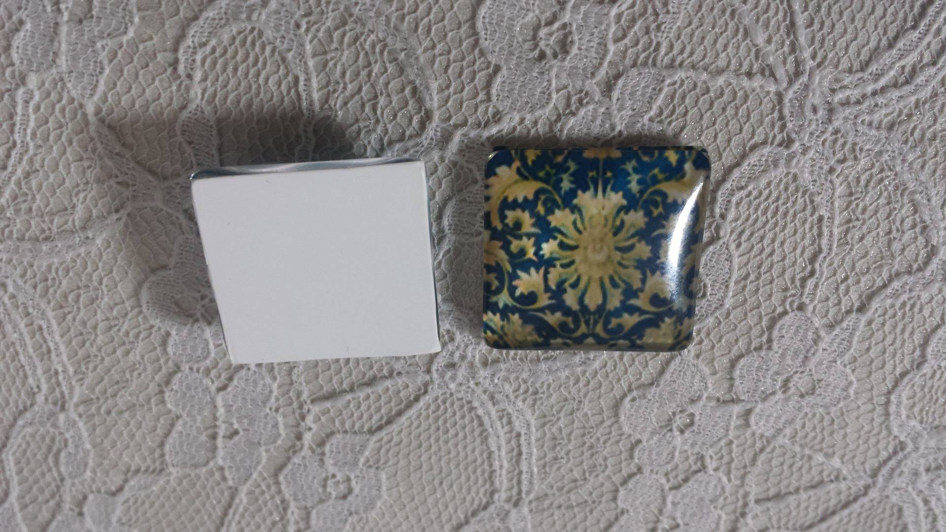 cabochon carr&eacute; en verre 25mm 045 