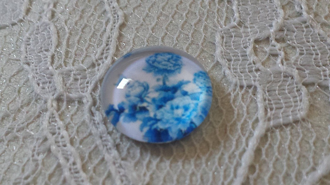 cabochon rond en verre 12mm fleur bleu 016 
