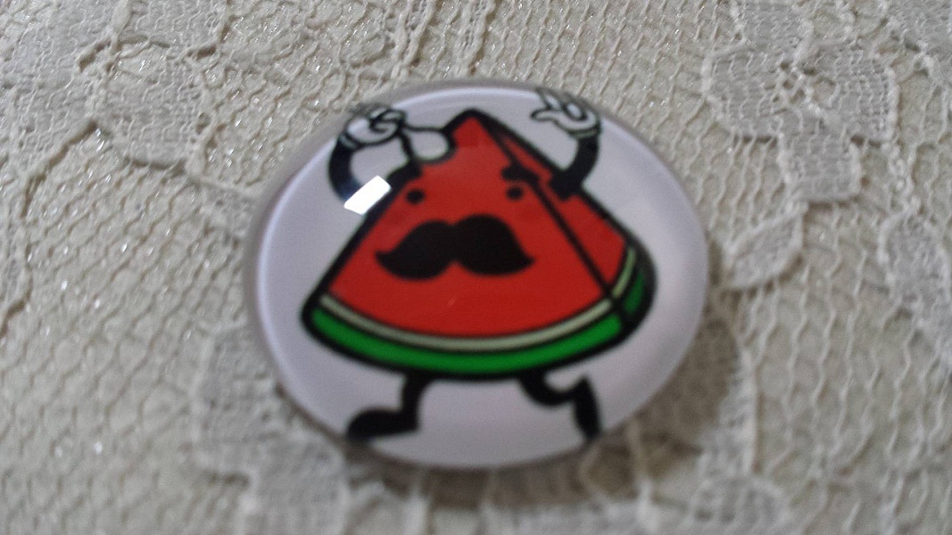 cabochon rond en verre 25mm moustache 030 