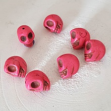 Lot 11 T&ecirc;tes de mort en Howlite teint&eacute;s 18 mm