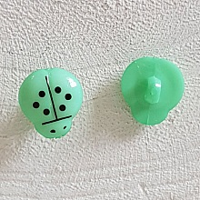 Boutons fantaisie, enfants, b&eacute;b&eacute;s Motif Coccinelle N&deg;01-08 Vert pastel