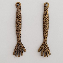 Breloque Bras N&deg;03 "bras et main" x 2 pi&egrave;ces