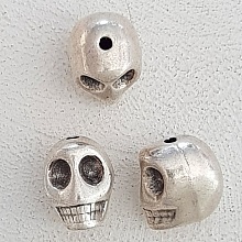 Breloque T&ecirc;te de mort N&deg;24