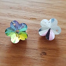 Breloque Pendentif en verre facett&eacute; fleur N&deg;04-02